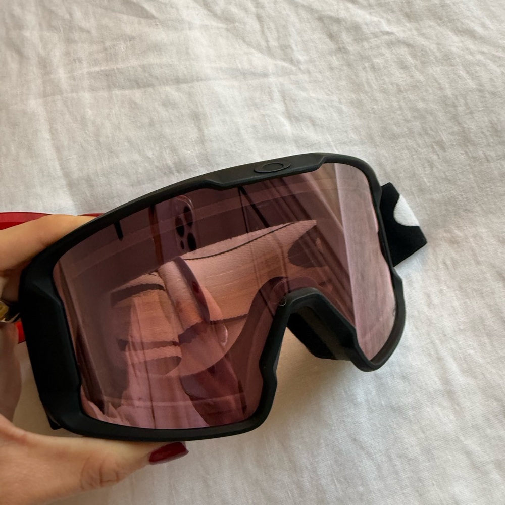 Oakley Line Miner Ski/ Snowboard Snow Googles - with low and high light lens